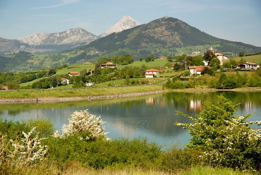 De Arrasate a la presa de Urkulu