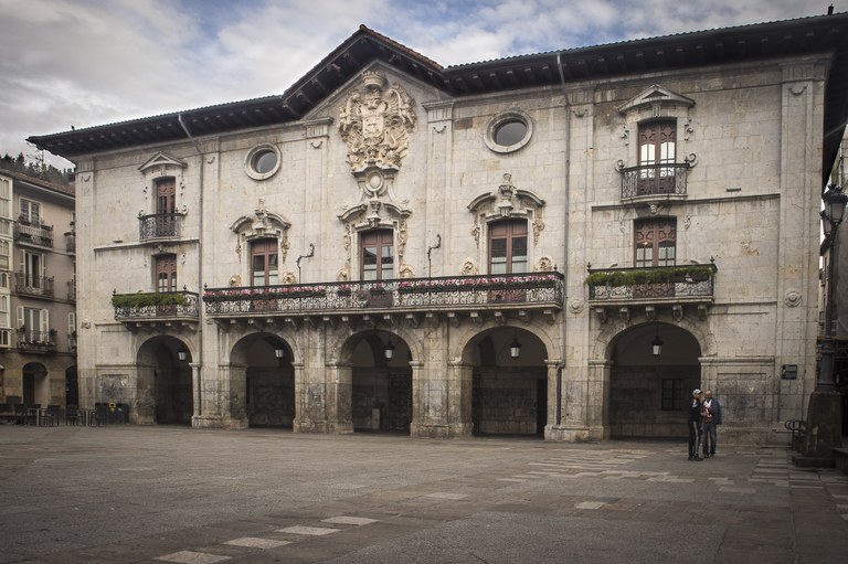 Visita guiada al Ayuntamiento de Mondragón