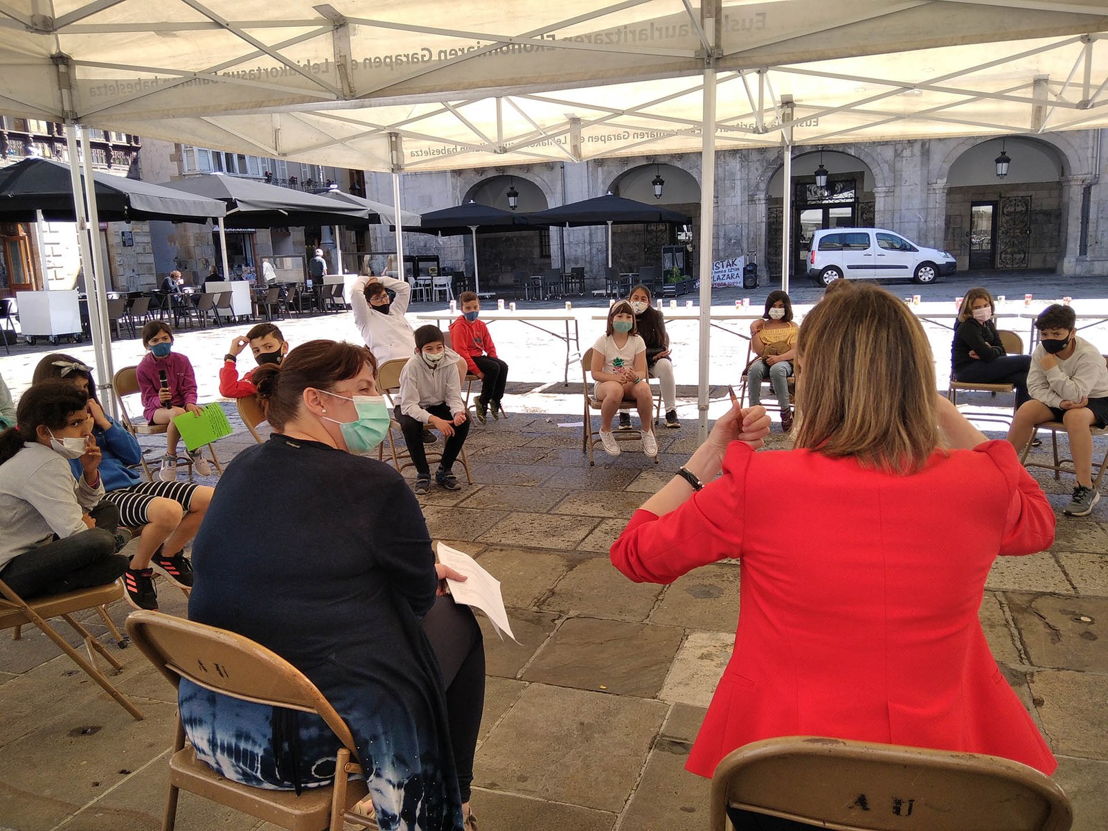 Presentación en la plaza
