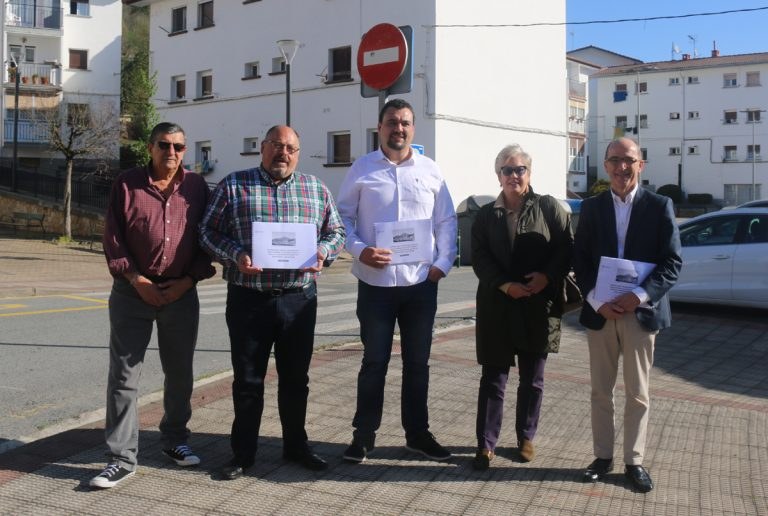 Agentes sociales confirman la necesidad de mejorar el barrio de Santa Marina y actualizar el proyecto paralizado en 2005