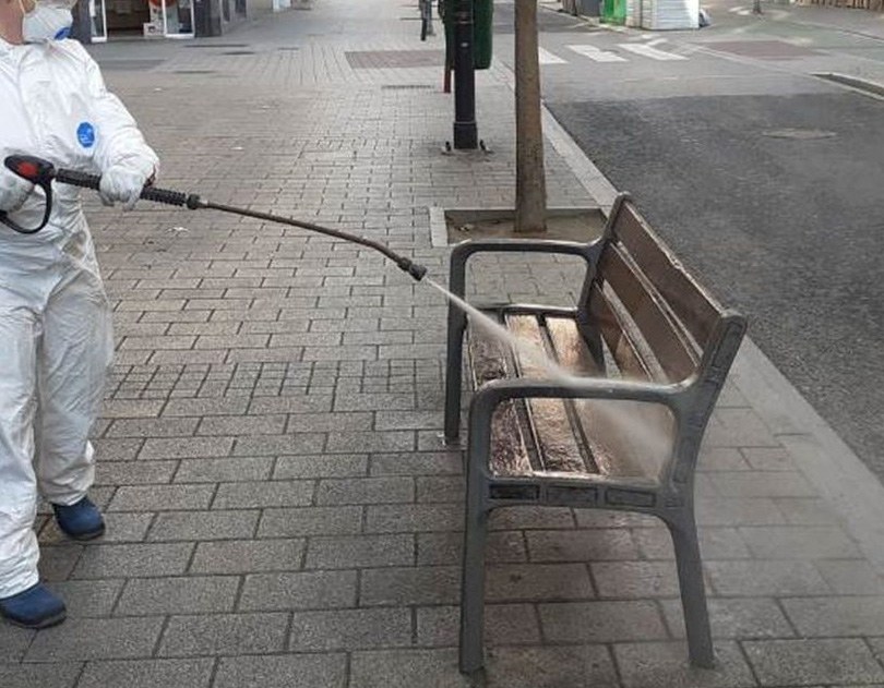 Arrasate intensifica la desinfección en calles y elementos de uso público del municipio