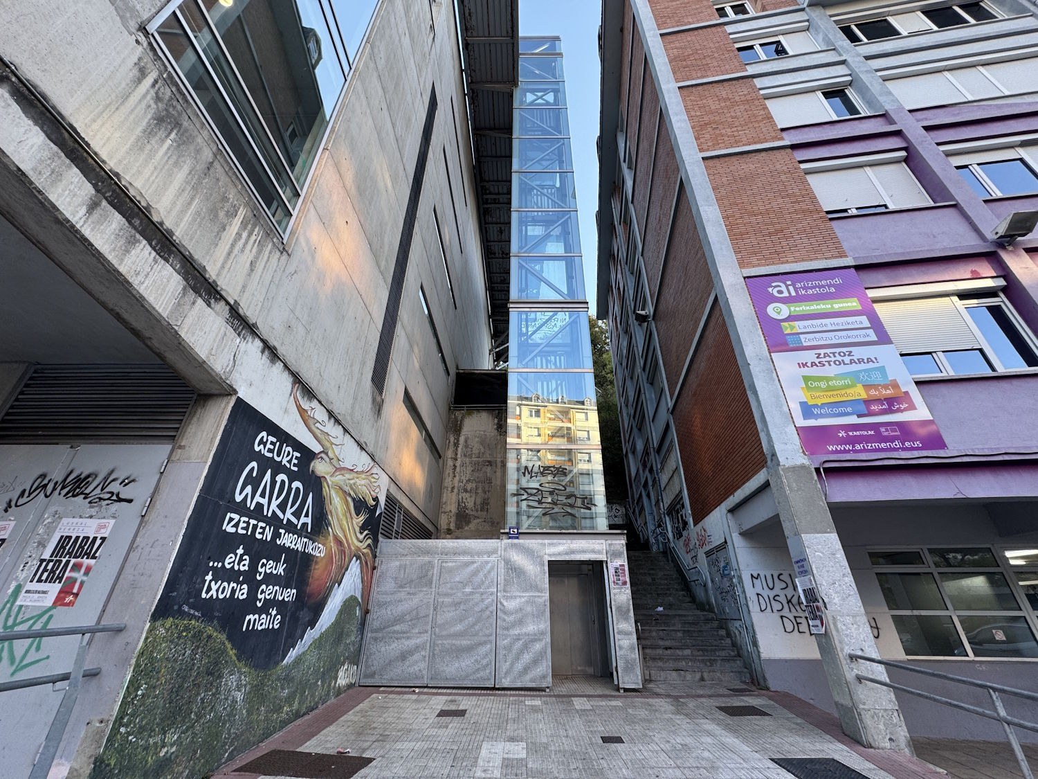 El Ayuntamiento de Arrasate renovará en dos fases los ascensores de Ferixalekua y Altamira, y las obras comenzarán el lunes