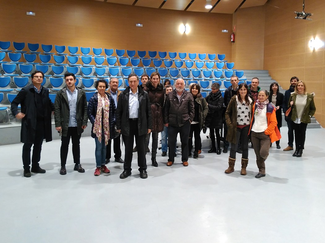 El Ayuntamiento junto a agentes culturales del municipio visitan las principales instalaciones culturales de Donostia y Errenteria