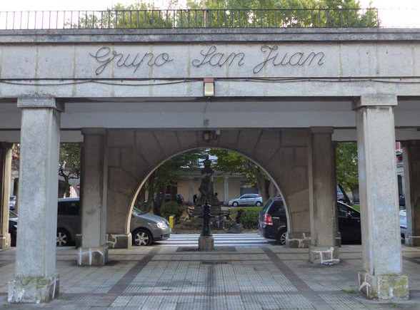 El Ayuntamiento mantendrá el arco del Grupo San Juan respondiendo a la petición del vecindario en el marco del proyecto del “Ekobulebar”