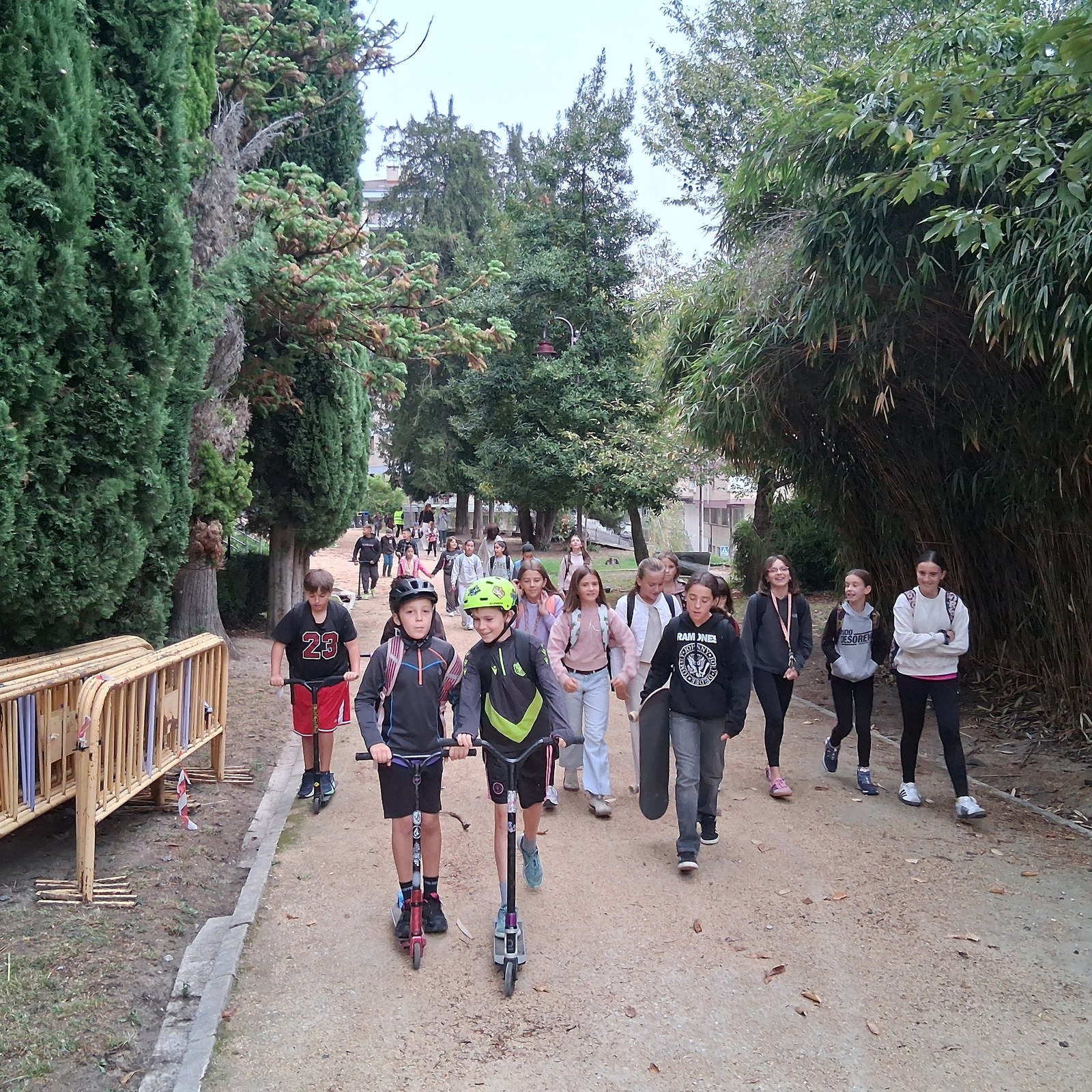 Este año también vamos caminando a la escuela (Eskolara oinez)