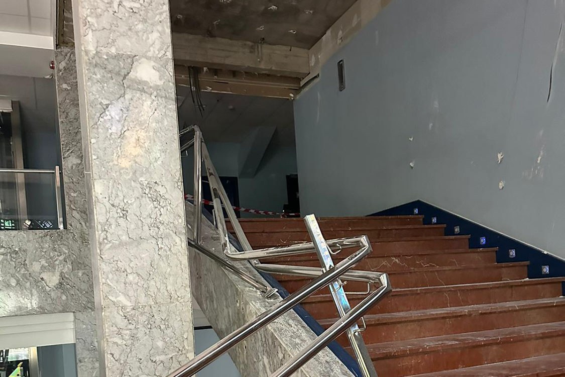 Suspendida la programación del Amaia Antzokia tras el derrumbe del techo del hall