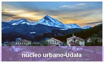 CC0 Ayuntamiento de Mondragón ~ Vista de la anteiglesia de Udala y el monte Amboto nevado