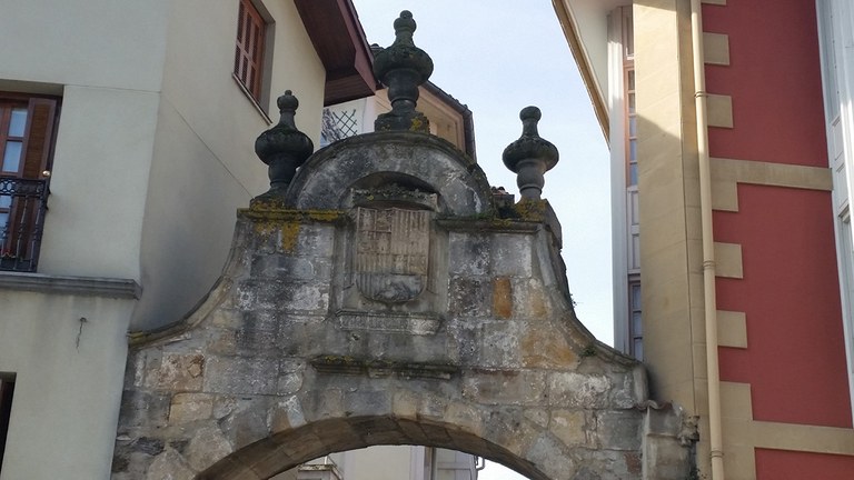 Arrasate monumentala eta gehiago… Uztailak 18, Euskaraz