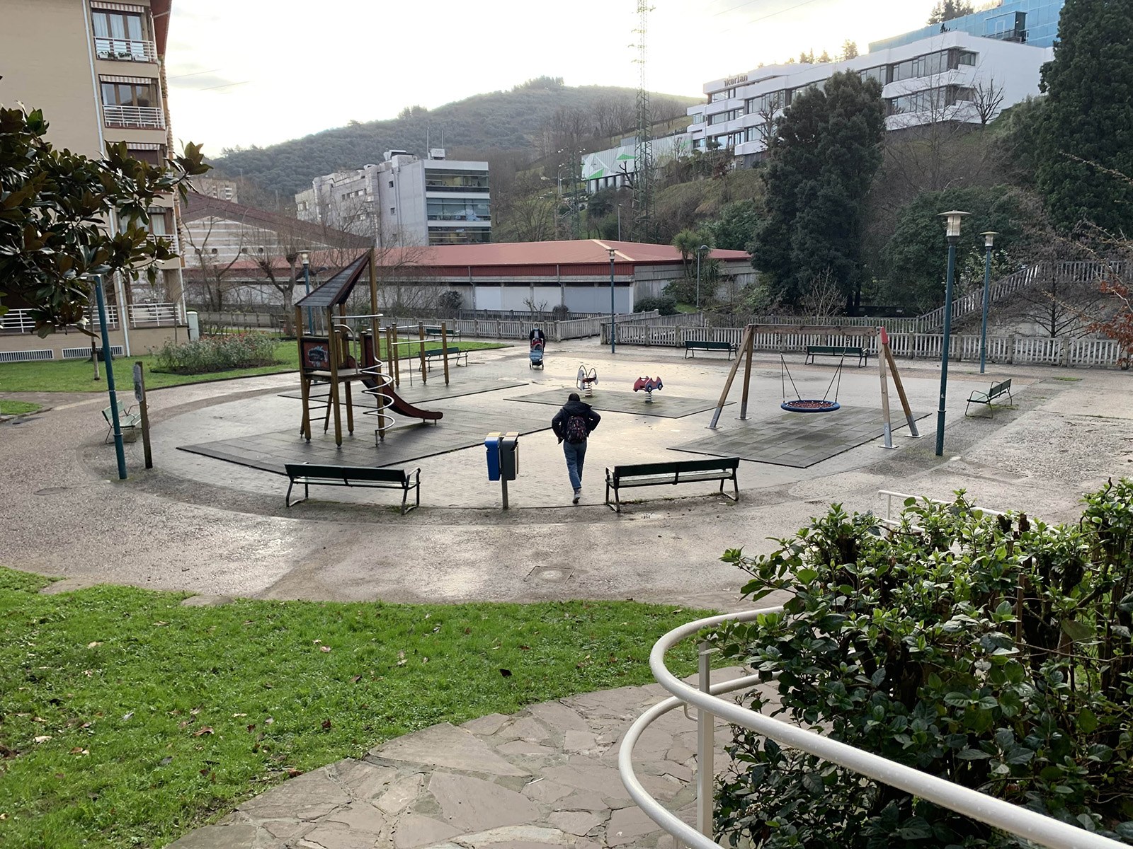Abian da partaidetza prozesua Uribe auzoko eta Legarra plazako parkeak berritzeko