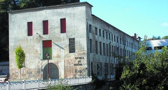 Aprendices eraikina birgaitzeko proiektuaren idazketa lizitariora atera du udalak