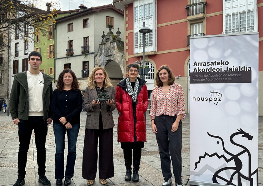 Arrasateko akordeoi lehiaketaren edizio berria aurkeztu dute