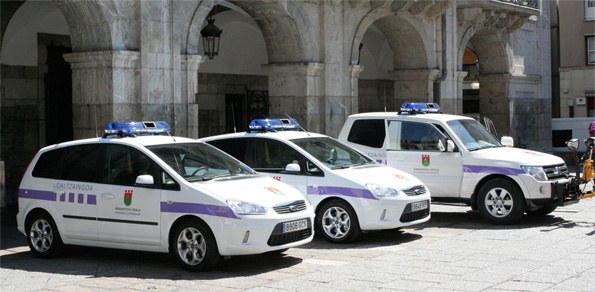 Bete dira behin behinean Arrasateko udaltzaingoan hutsik zeuden 5 postuak