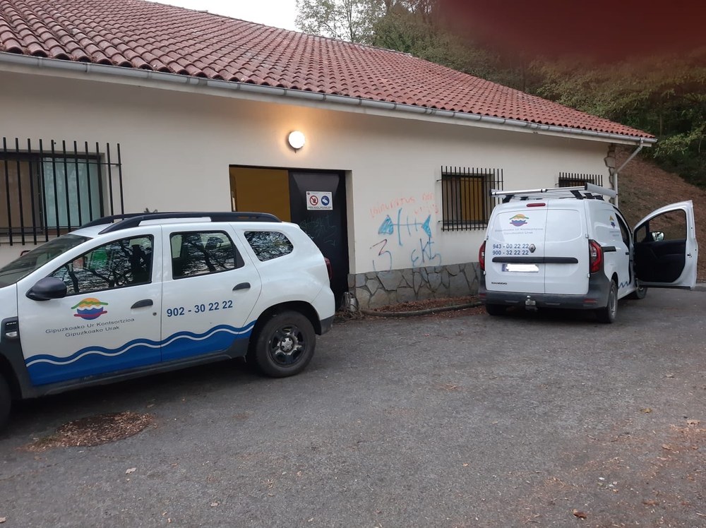 Gipuzkoako Urak lanean ari da Arrasateko ur depositua garbitzeko, baina gaur oraindik arazoak izango dira ur kalitatean