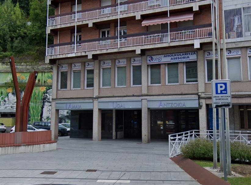 Domekan, ekainaren 18an, euriteek kalteak eragin zituzten Amaia antzokian, eta aseguru etxeko perituek kalte horiek aztertu eta kuantifikatuko dituzte