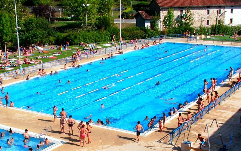 Kanpoko igerilekuak bihar, ekainaren 18an, irekiko dira arratsaldez