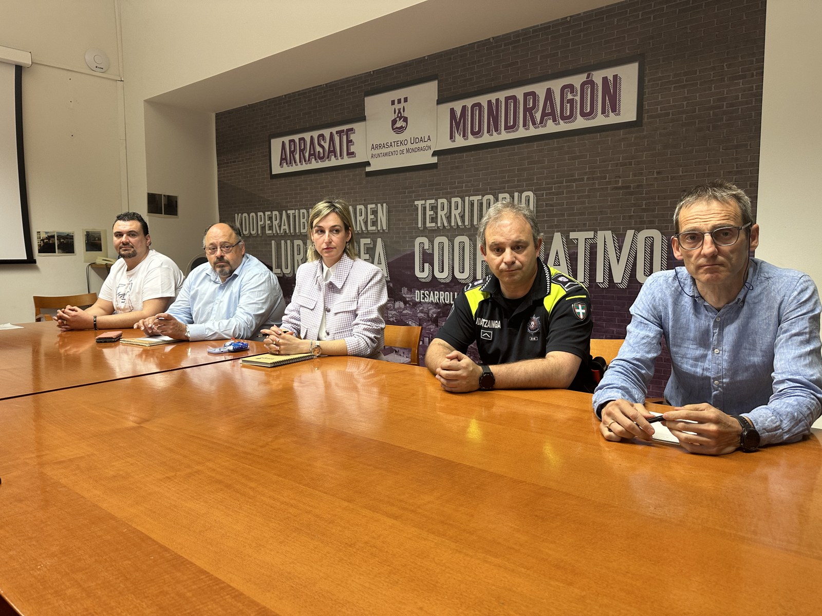 Arrasateko Udalak herribus zerbitzuaren kontratua etengo du Avanza SA enpresarekin