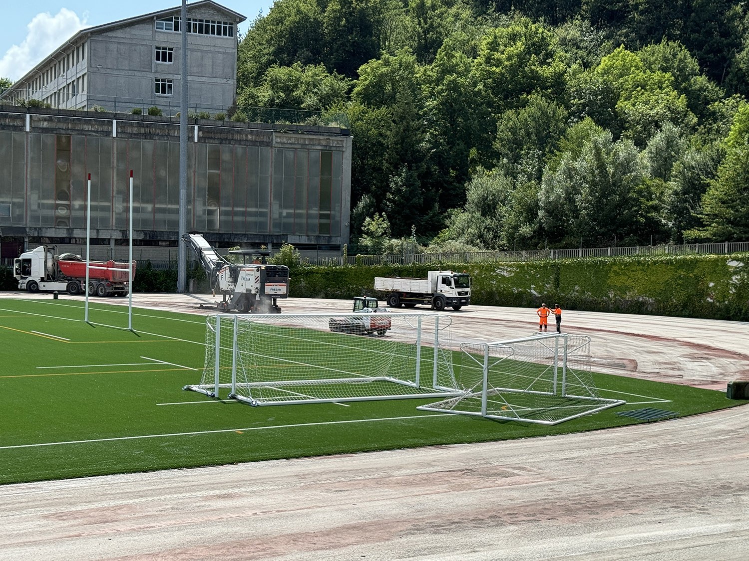 Arrasateko Udalak 1,1 milioi euroko inbertsioa egingo du Mojategin uda honetan: atletismo pista berritzea eta argiztapen sare eraginkorra eta jasangarria jartzea