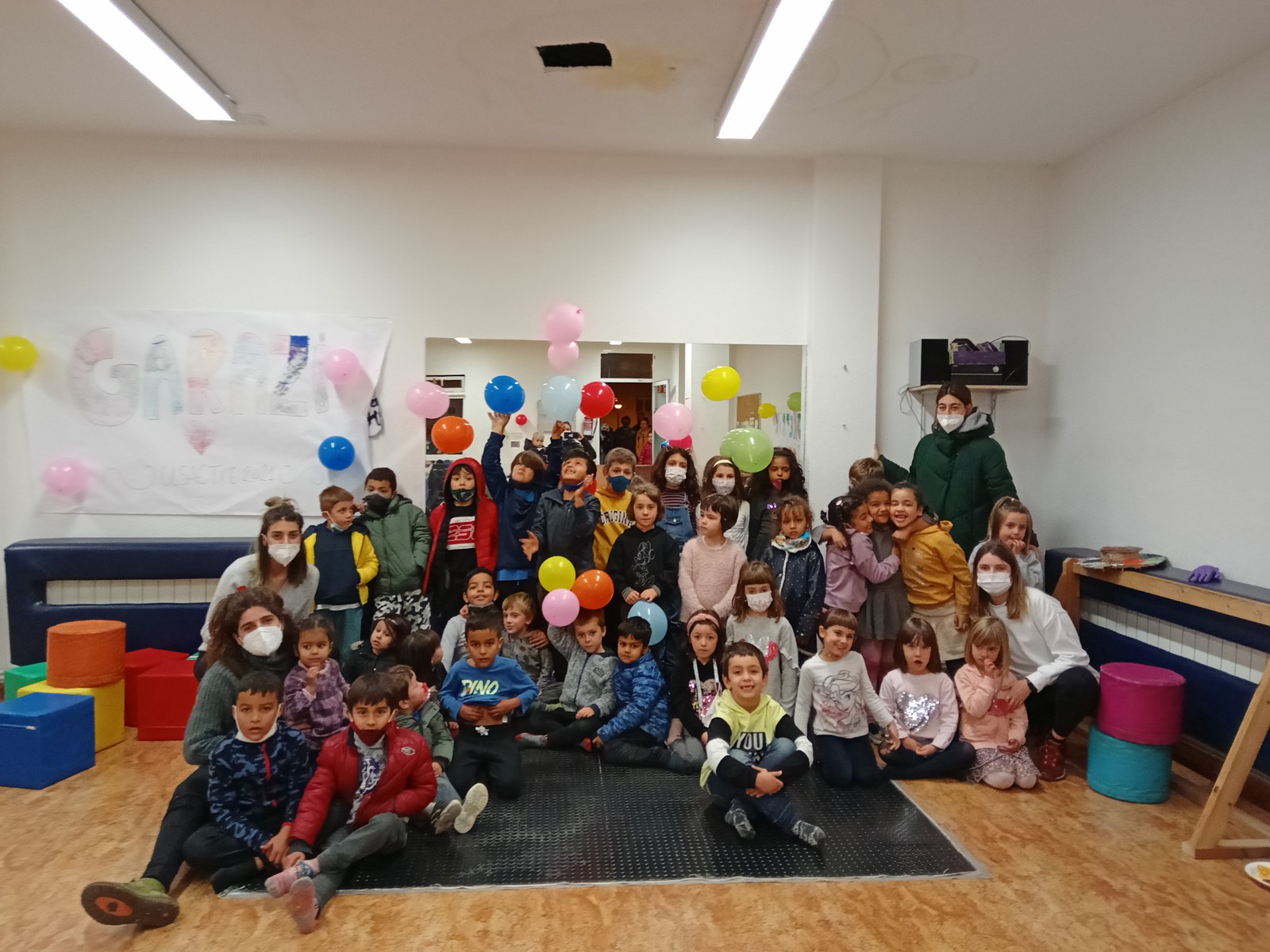 Agurrak festa giroan