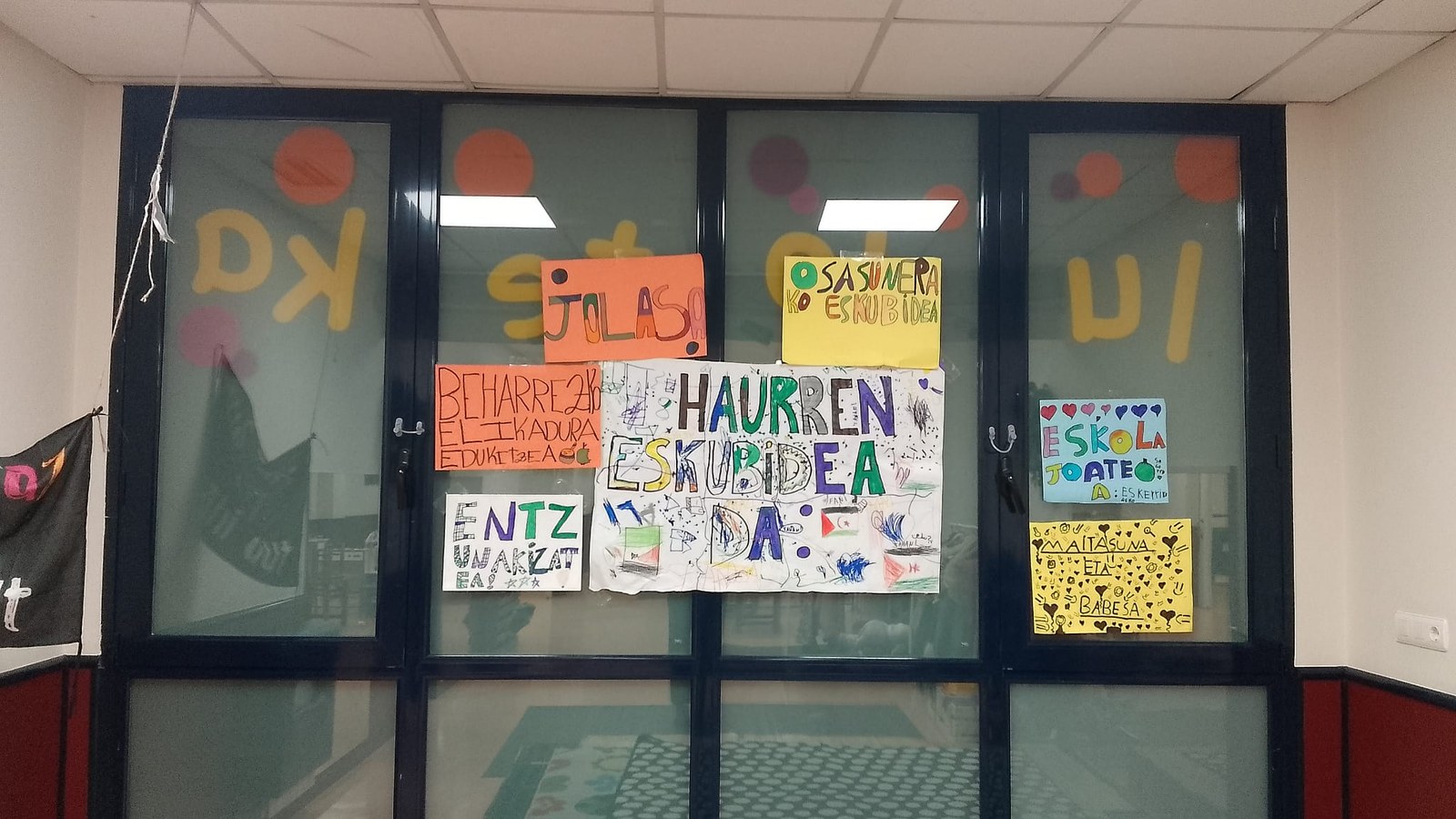 HAURREN ETA NERABEEN ESKUBIDEEN NAZIOARTEKO EGUNA